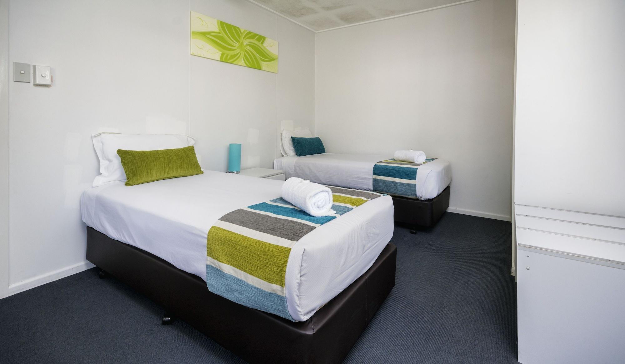 Motel The 3*